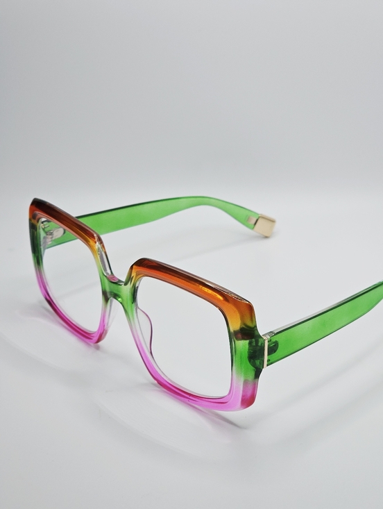 Hannah (Reader) - Picture 2 of 4